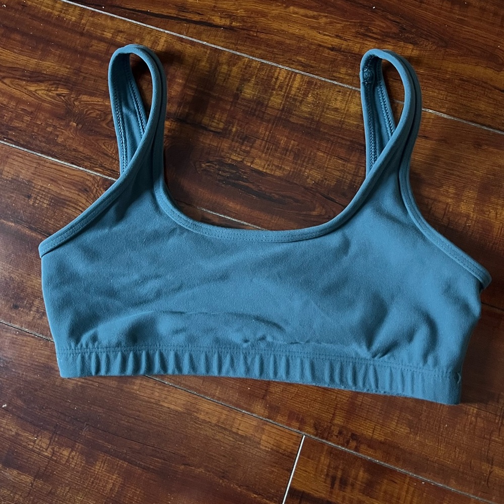 Aritzia TNA Action Life sports bra